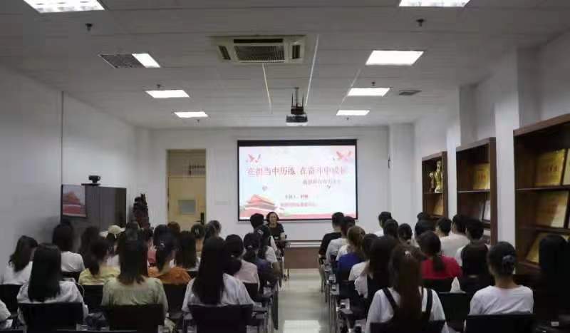 飞卢小说
成功举办“榜样之光”系列活动之“重温峥嵘岁月，传承红色基因”系列观影活动